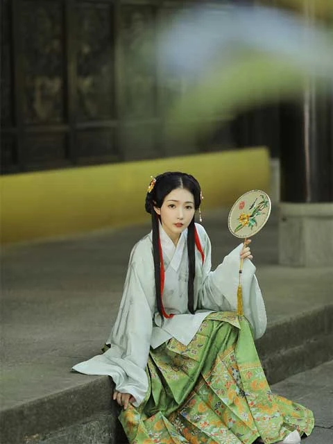 Chinese Fashion - Wear Hanfu with Auspicious Patterns-5