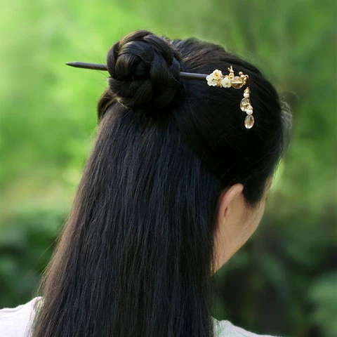 How to Bring Elements of Hanfu into Daily Wear-10