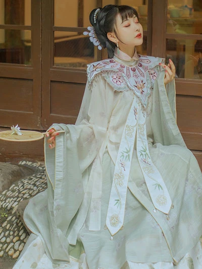 Flowers to Highlight Your Spring Hanfu Attire-7