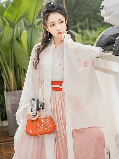 Early Summer Hanfu Dressing Guide for Girls-9