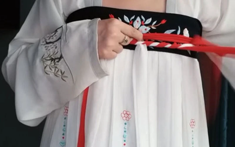 How to Wear Chest Ruqun Hanfu-9