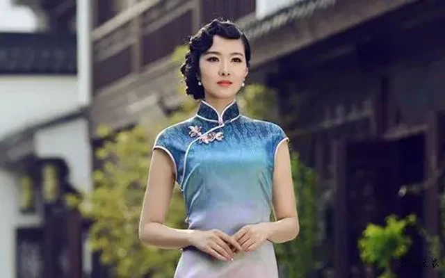 The Art of Cheongsam Collar: An Exploration of the Different Styles and Their Feature-12