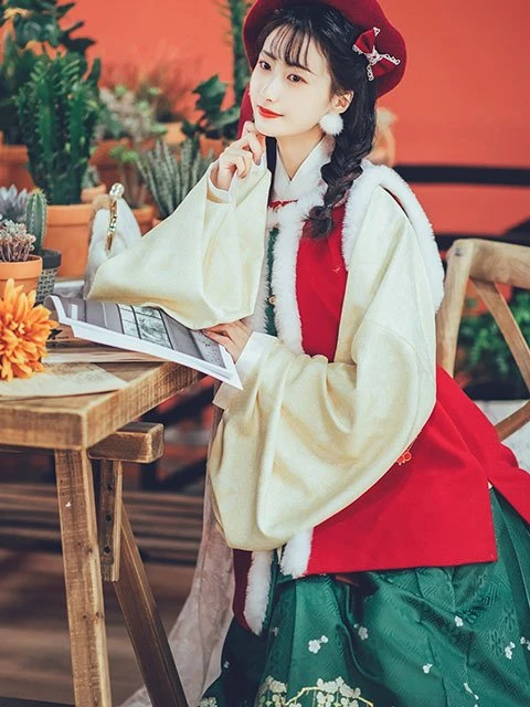 4 Sets Hanfu for Christmas That'll Make You Special-7