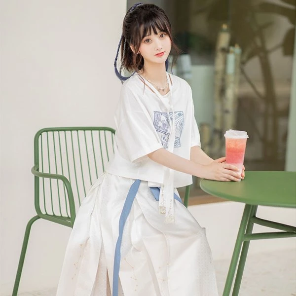 Signs To Wear Modern Hanfu in Your Daily Life-3