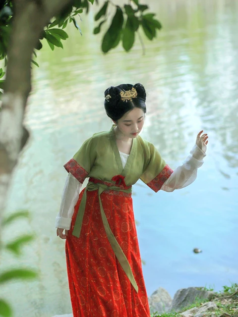 Wear Red Hanfu Dress to Brighten Up Your Summer-5