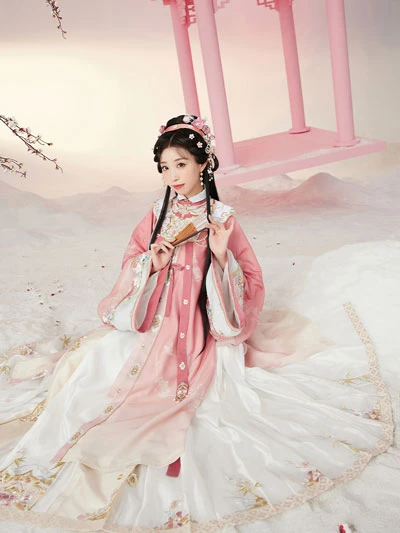 Flowers to Highlight Your Spring Hanfu Attire-13