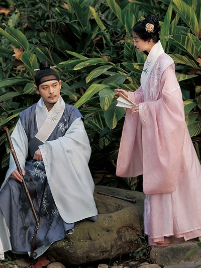 Spring into Romance: Recommended Hanfu Styles for Couples-9