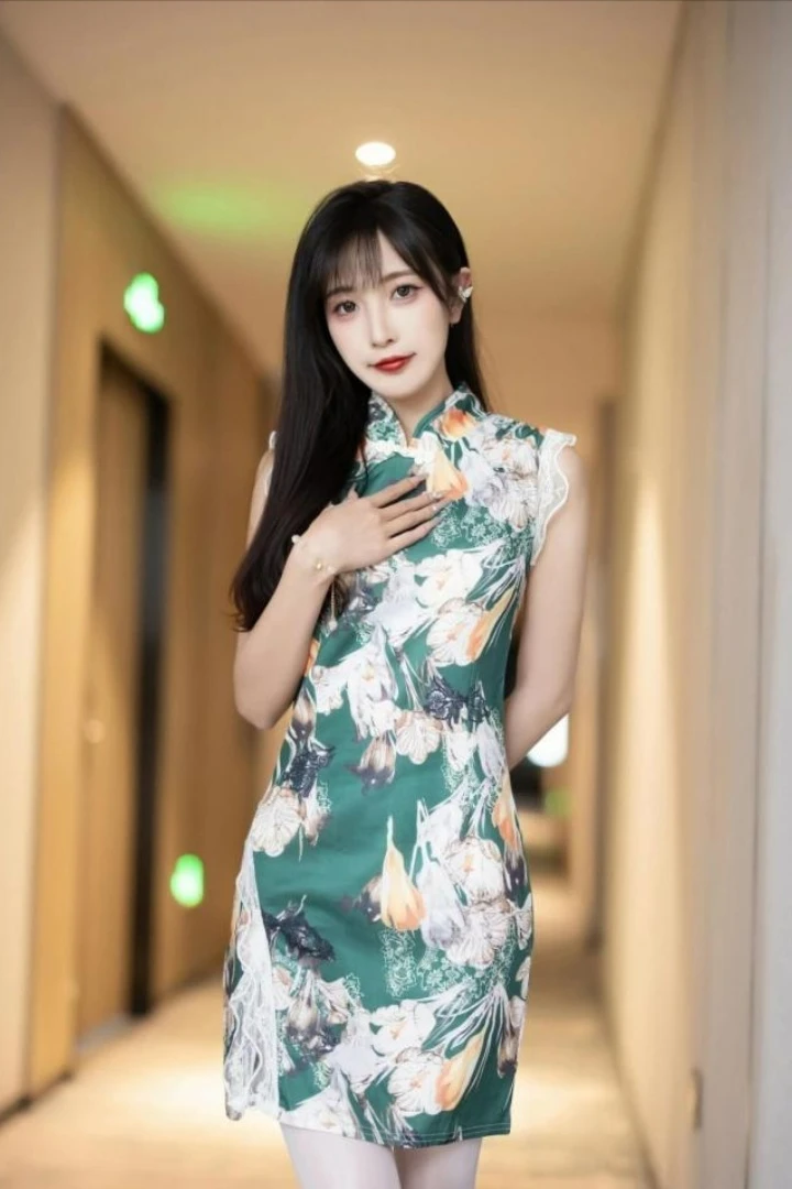 New Trend of Cheongsam: The Interweaving of Tradition and Fashion-3