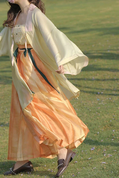 3 Best Color for Your Hanfu Summer Dress-3