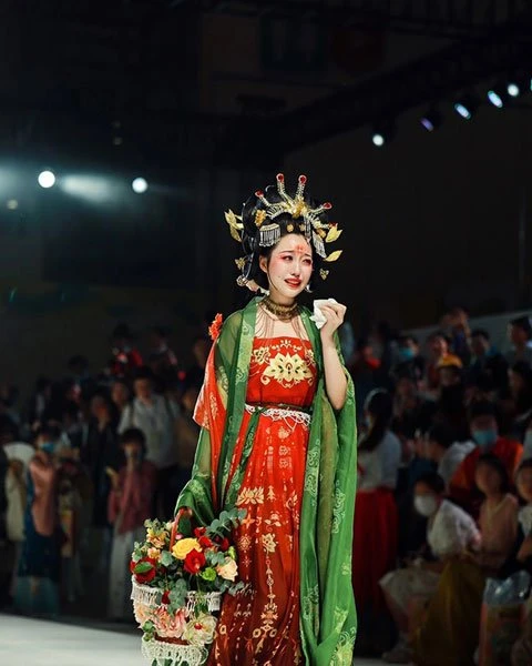 12 Latest Fashion Chinese Clothing Hanfu Styles in Runway