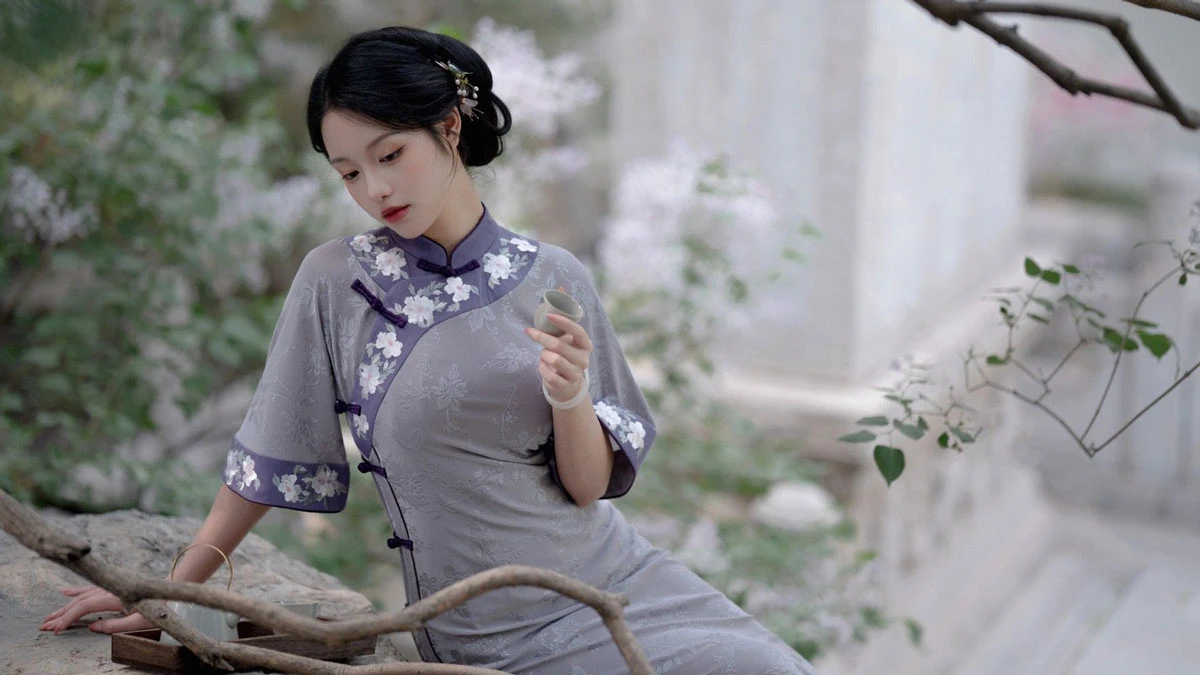 The Art of Cheongsam Collar: An Exploration of the Different Styles and Their Feature-32