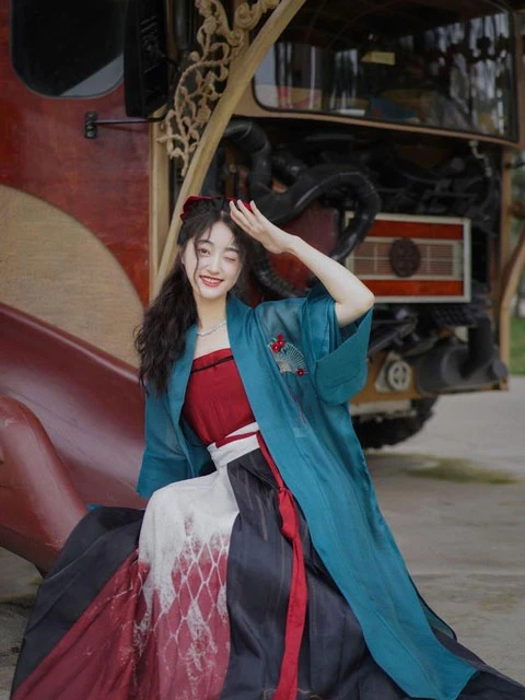 3 Fashion Modern Hanfu Look for Your Everyday Wear-5