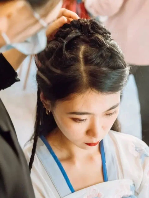 What is Professional Hanfu Stylist - A New Hanfu Career-11