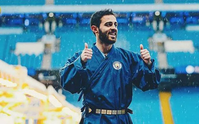 Hanfu Meets Manchester City F.C.