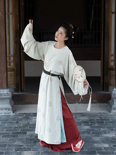 Exquisite Restored Hanfu from the Ancient Painting-17