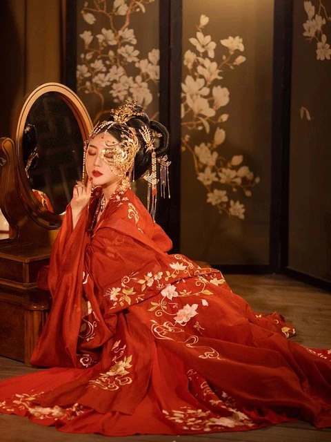 12 Most Beautiful Traditional Chinese Wedding Dresses-18