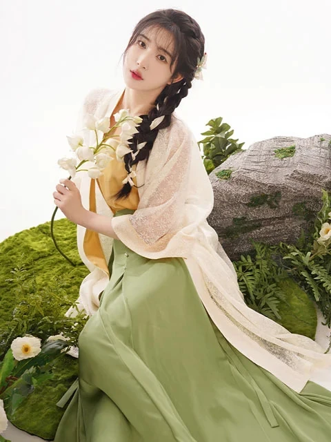 Simple and Beautiful Hanfu Hairstyle-3