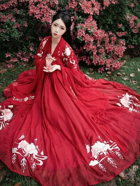 12 Most Beautiful Traditional Chinese Wedding Dresses-6