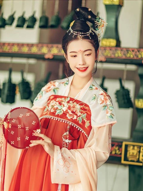 Hanfu Dressing Tutorial – How to Wear a Hezi