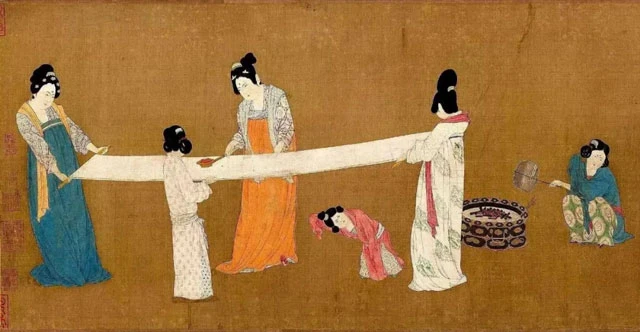 Painting Appreciation: Court Ladies Preparing Newly Woven Silk-9