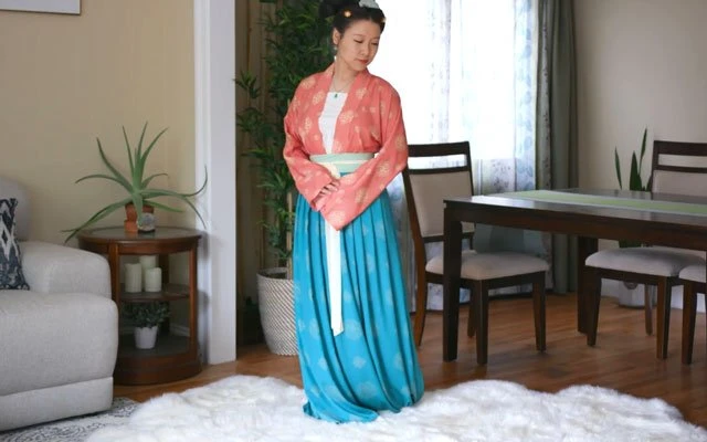 How to Wear Hanfu (3) – Tang Dynasty Qiyao Ruqun-9