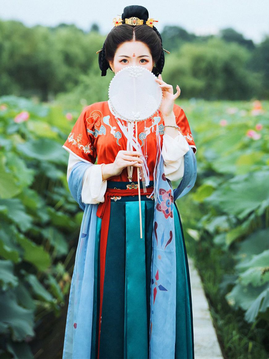 Why Is There A Hanfu Fever In China? | 2020 FashionHanfu-1