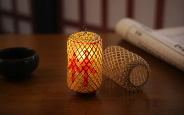 Exploring the History and Art of Chinese Lanterns-11