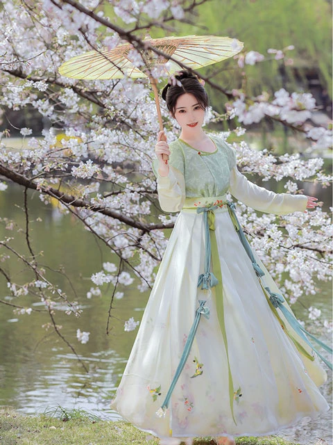 8 Different Styles of Tang Style Hanfu for Girls-23