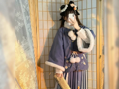 Poses To Take Photo with Hanfu-3