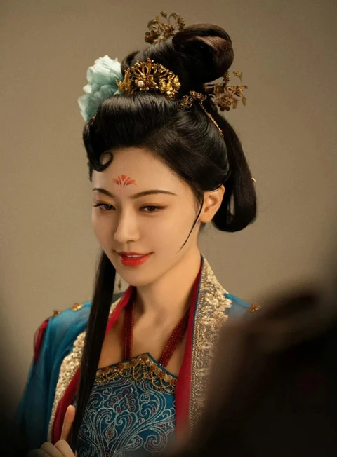 Exploring the Historical Context and Makeup Trends of Huadian in Cdramas-9