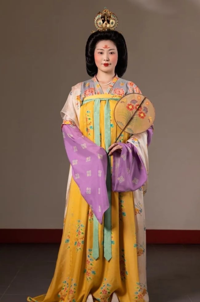 The Gorgeous Beauty Of Mid Tang Dynasty Dress-1