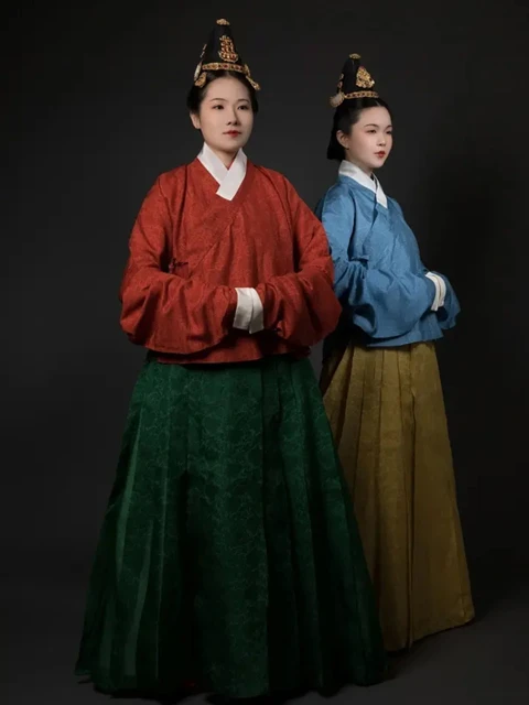 Through the Dynasties: A Summary of Hanfu Historical Context-16