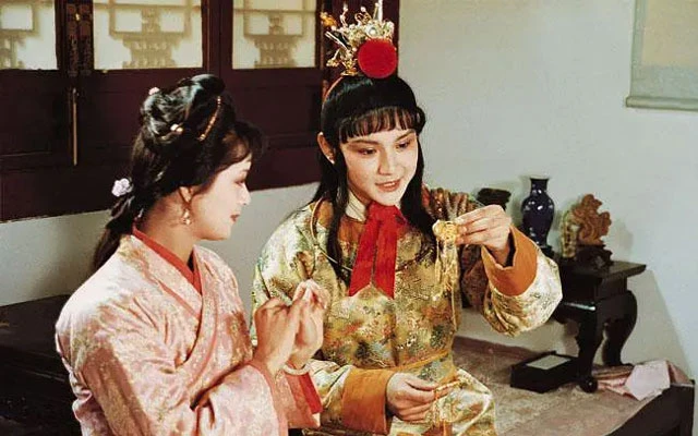 The Hanfu Aesthetics in the Dream of the Red Chamber (1987)-3