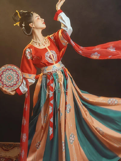 Fabulous Dunhuang Murals & Its Color Inspiration for Hanfu-11