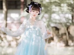 12 Beautiful Cool-toned Chinese Dresses to Chill the Summer!-4