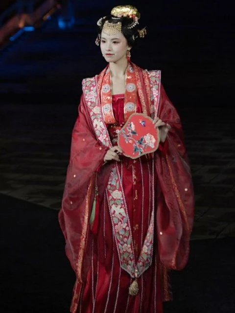 12 Most Beautiful Traditional Chinese Wedding Dresses-21