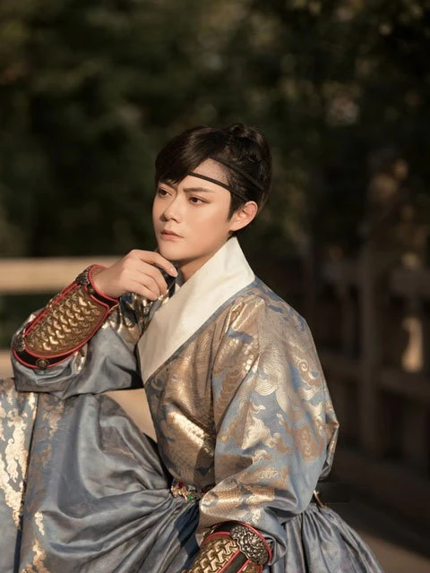 From Hanfu Photographer to Hanfu KOL: What Make Him Better?-4