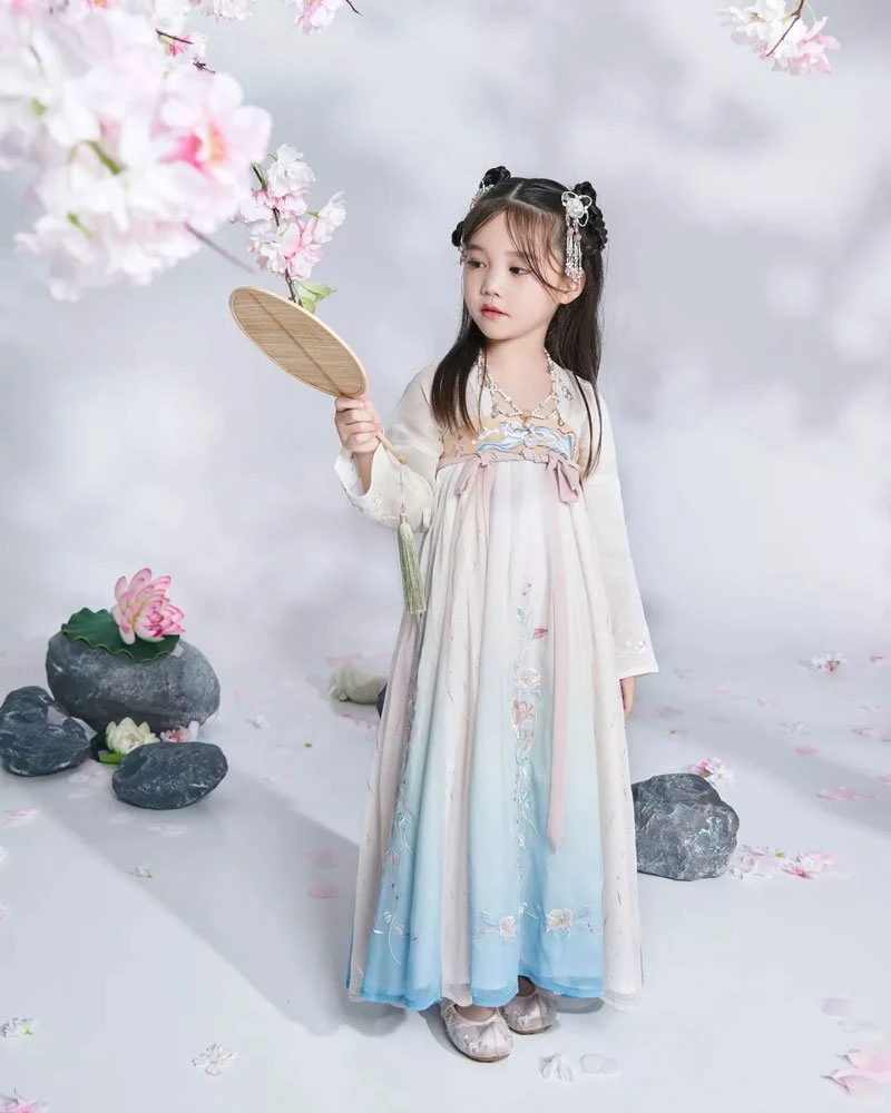 4 of The Best Parent & Child Hanfu Costume Ideas-4