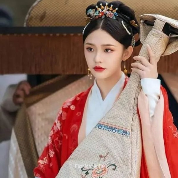 Song Dynasty Fashion From China's Most Popular Drama “Meng Hua Lu 梦华录” 2022-8