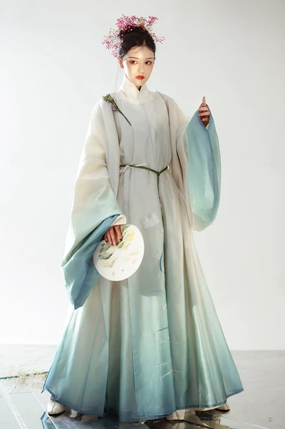 Pick a Gradient Color Hanfu for Your Spring!-9