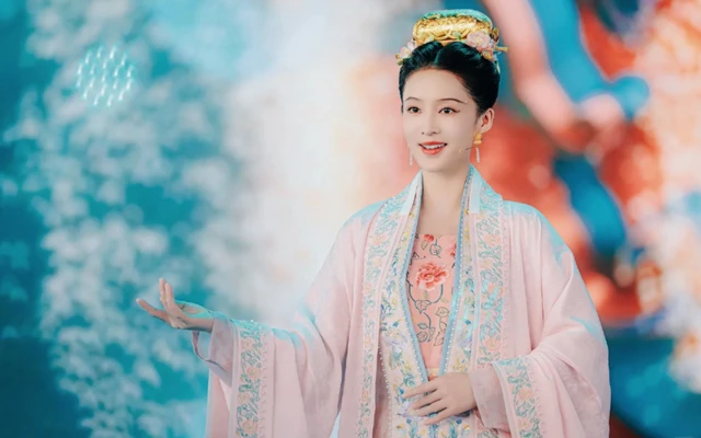 2024 Spring Festival Gala Highlight: Nian Jin - Traditional Hanfu and Ornate Designs-11