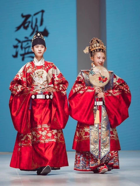 12 Latest Fashion Chinese Clothing Hanfu Styles in Runway-15