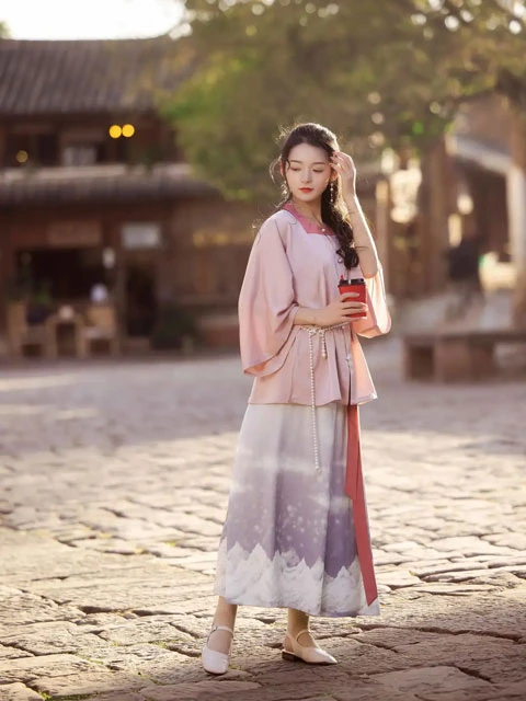 8 Examples of Common Fabrics Used in Hanfu Making-23