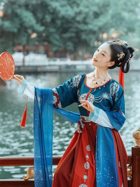 Ancient Chinese Fashion: Historical Prototype of Hanfu Style-15