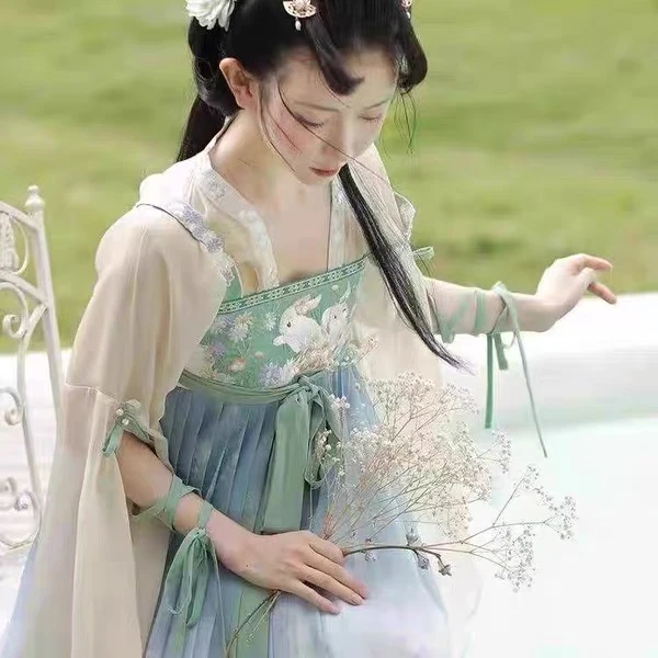 How to Keep Chest-High Hanfu from Falling-4