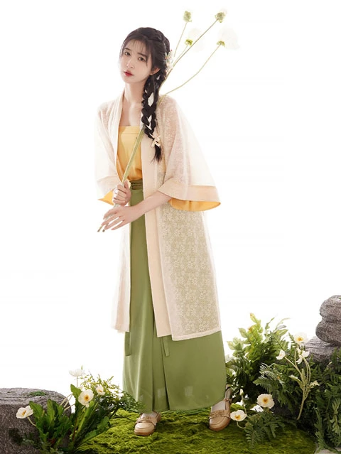 4 Simple Hanfu Hair Styles to Match Modern Hanfu Easily-8