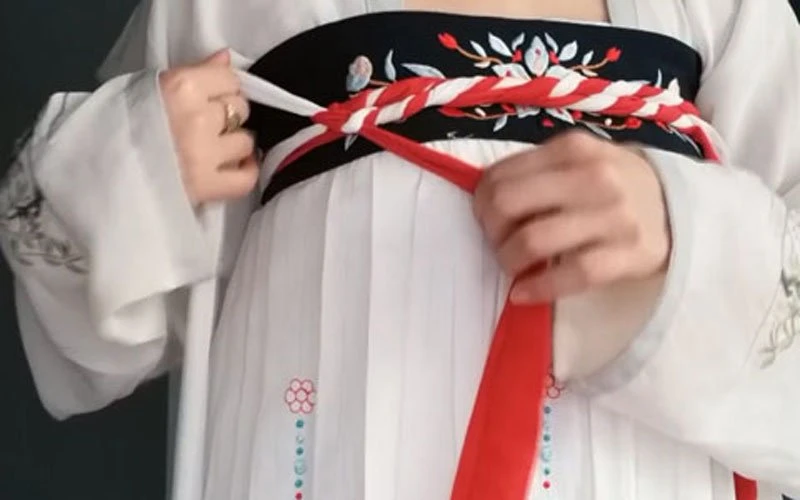 How to Wear Chest Ruqun Hanfu-10