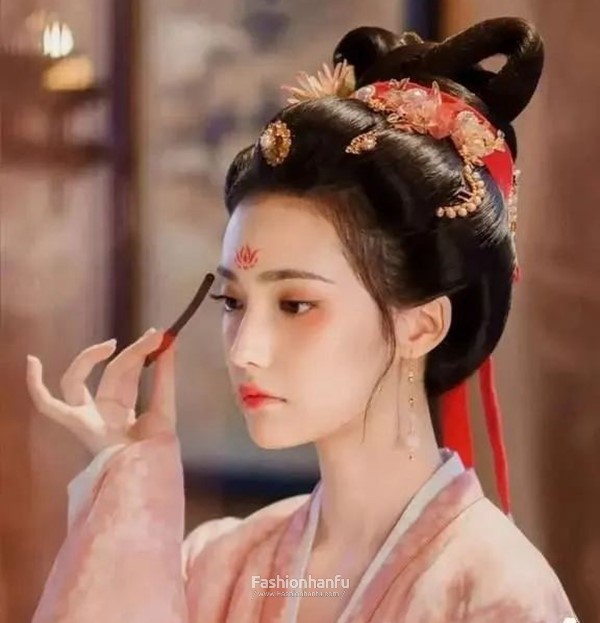 Song Dynasty Fashion From China's Most Popular Drama “Meng Hua Lu 梦华录” 2022-6