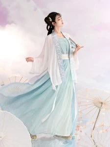 12 Beautiful Cool-toned Chinese Dresses to Chill the Summer!-1