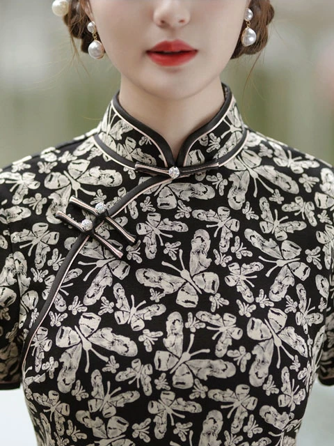 Chinese Cheongsam Lapel Forms: Characteristics and Occasions to Wear Them-6